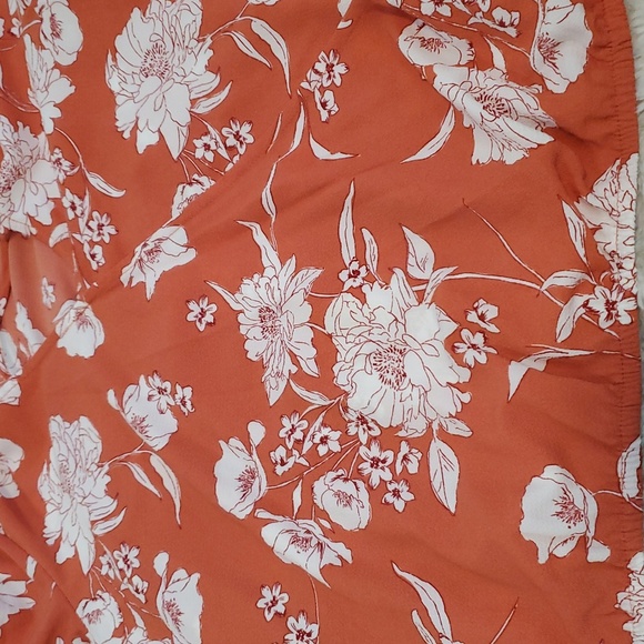 Studio By Bobeau Faux Wrap Top Coral Florals M - Picture 10 of 10